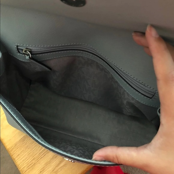 Michael Kors Ava crossbody - Picture 2 of 6